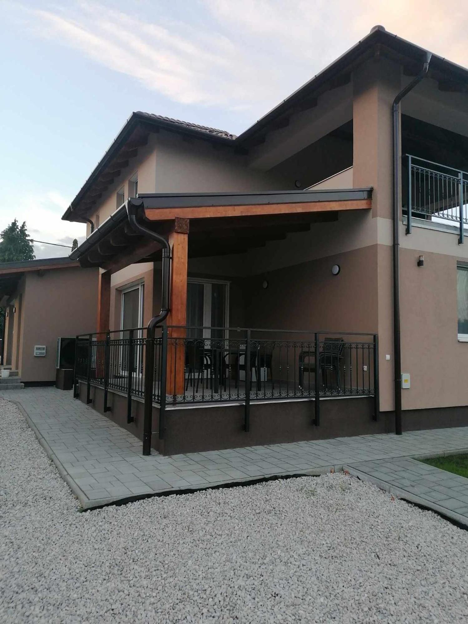 גיינסדיאס Villa Leona מראה חיצוני תמונה